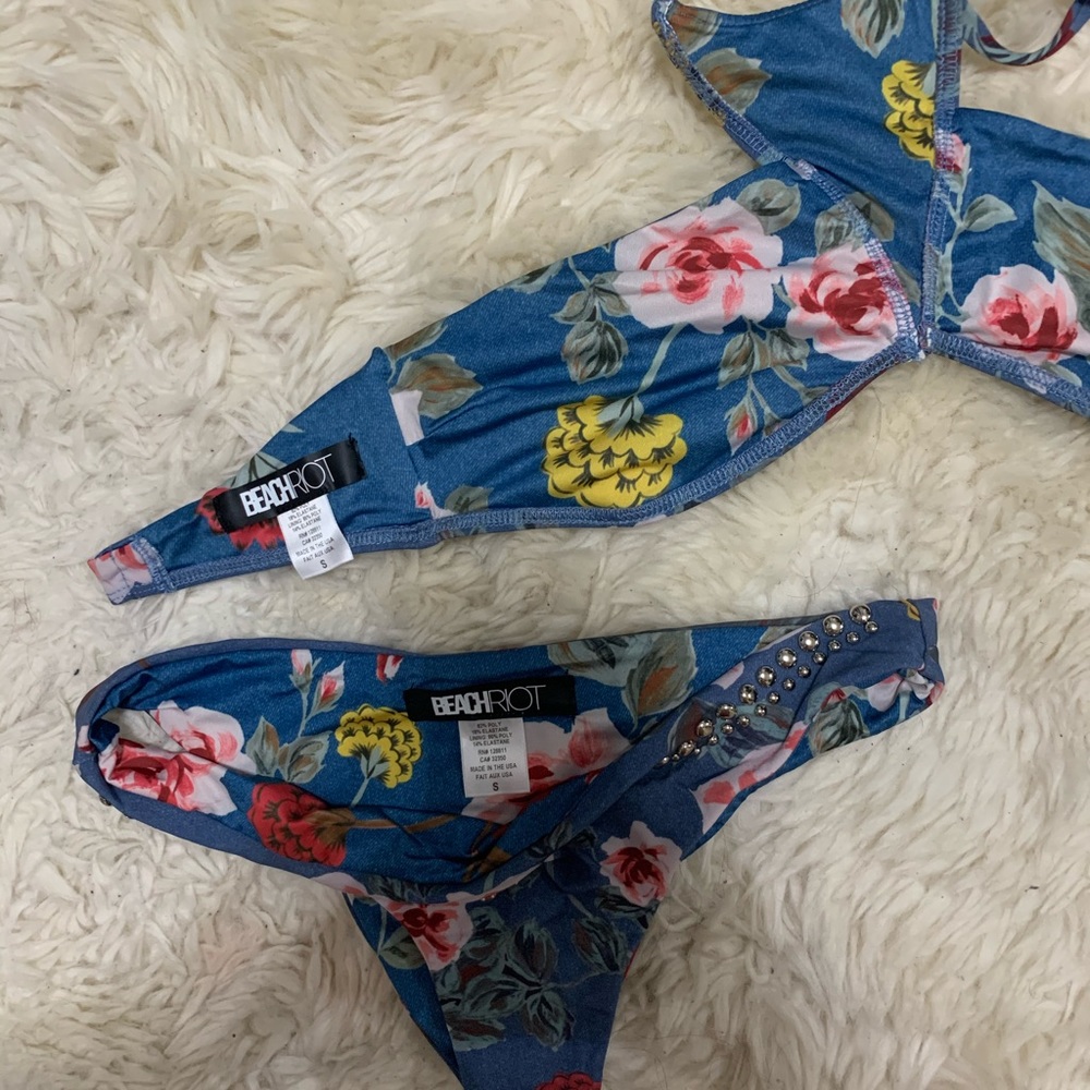 Beach Riot blue bikini - Picture 6 of 7